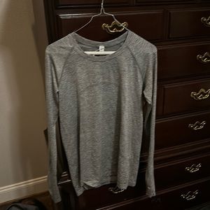 Lululemon long sleeve swiftly